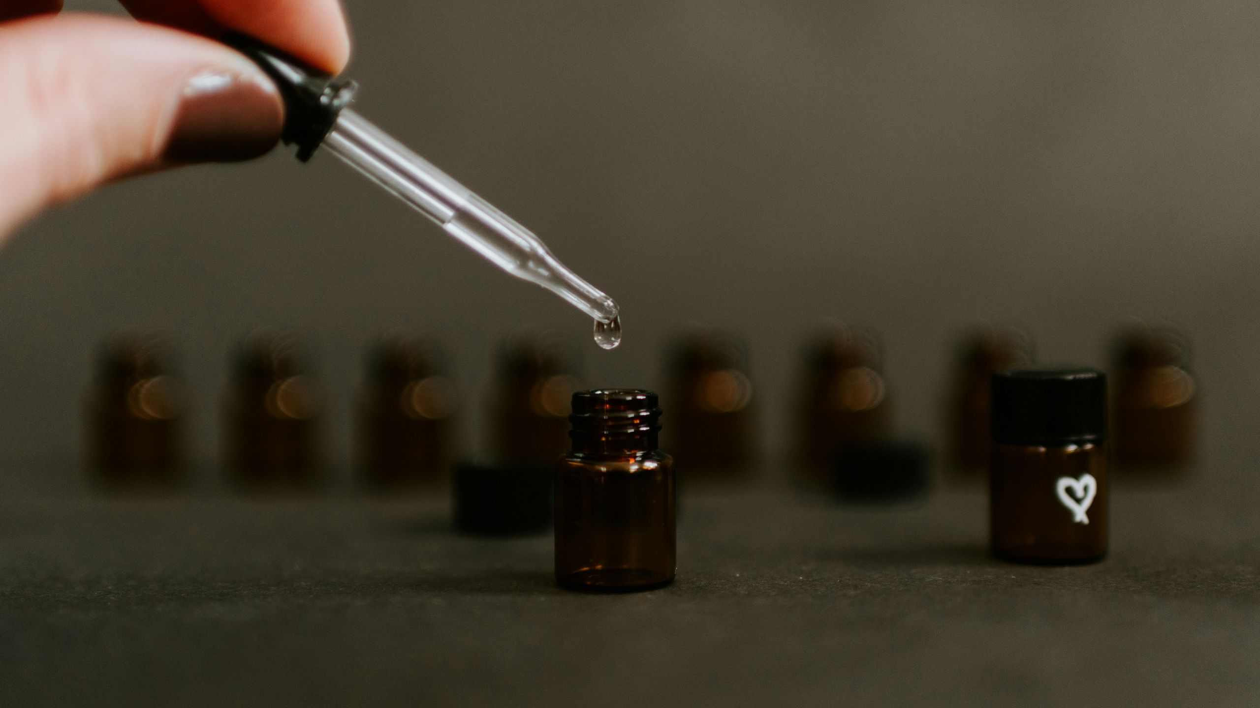 Panduan Penggunaan Minyak Esensial Untuk Kesehatan Kulit